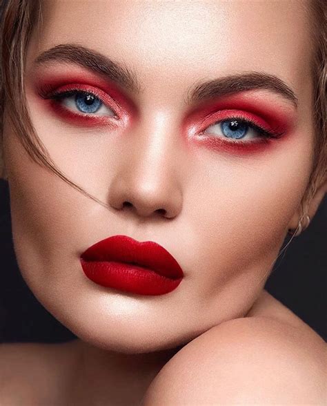 red lipstick makeup